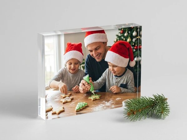 MixBlox acrylic block of a man and two children in Santa hats icing cookies