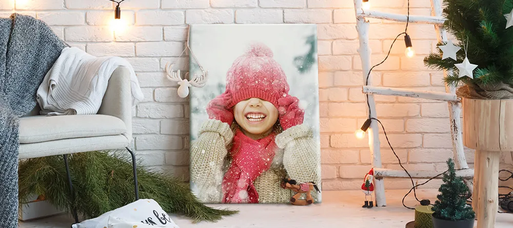 Christmas 2024: 4 Reasons to Choose Christmas Wall Art. Christmas canvas print featuring photo of little girl.