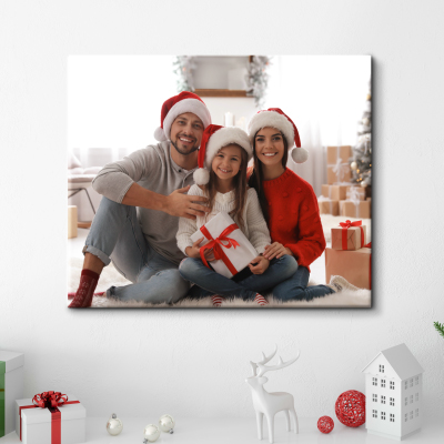 Christmas Canvas Ideas 2023: Family photo on canvas