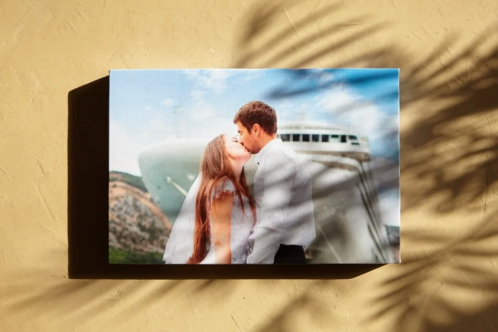 Toile photo personnalisée 20x20 cm avec un couple souriant, un cadeau Saint-Valentin pas cher et mémorable