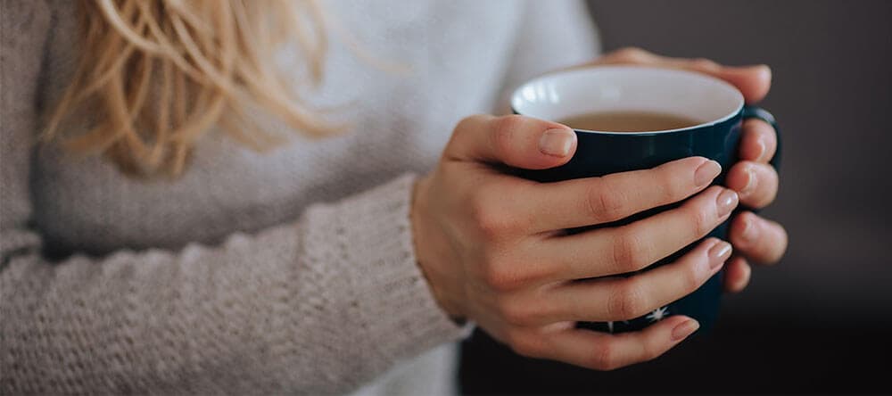 Ein heißer Tee oder Duftkerzen sorgen für angenehme Gerüche und steigern die Gemütlichkeit