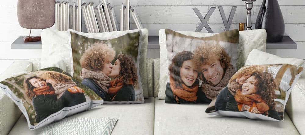 Ob glattes Satin-Kissen oder griffiges Premiumkissen – so verschenkst du Deko und Gemütlichkeit zugleich