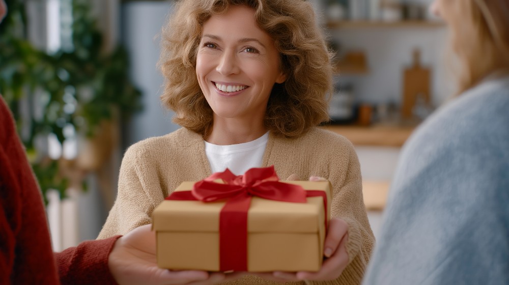 Unique housewarming gift ideas for a new home