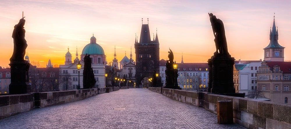 Get up early and avoid crowded tourist magnets if you want more spectacular photos