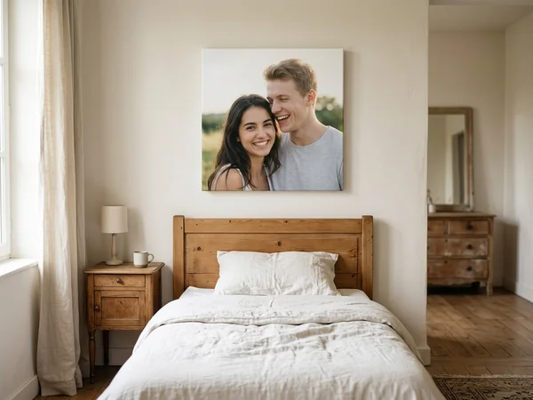 Photo sur toile carrée 60x60 cm au-dessus d'un lit d'une place, portrait de couple